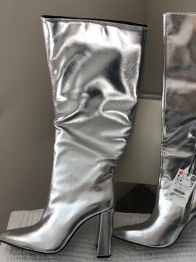 Vintage Zara - Silver Boots - Size 38 - 3 in Heel -  New with Tags - Stunning!